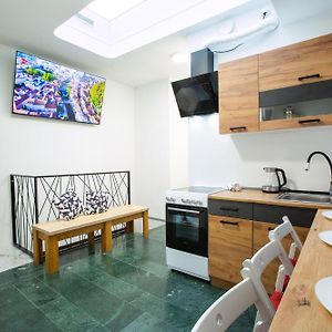 Dormitory Room Mixed